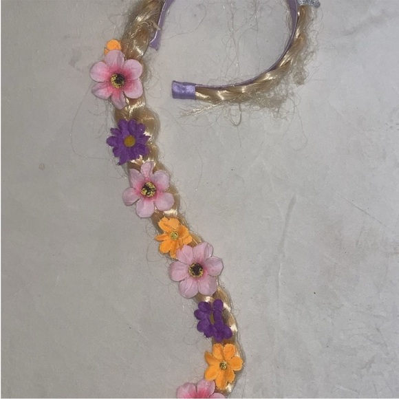 RAPUNZEL COSTUME PIT TO PIT 12.5 inches - Picture 4 of 5